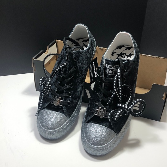 NEW🔥CONVERSE MILEY CYRUS - Picture 2 of 16